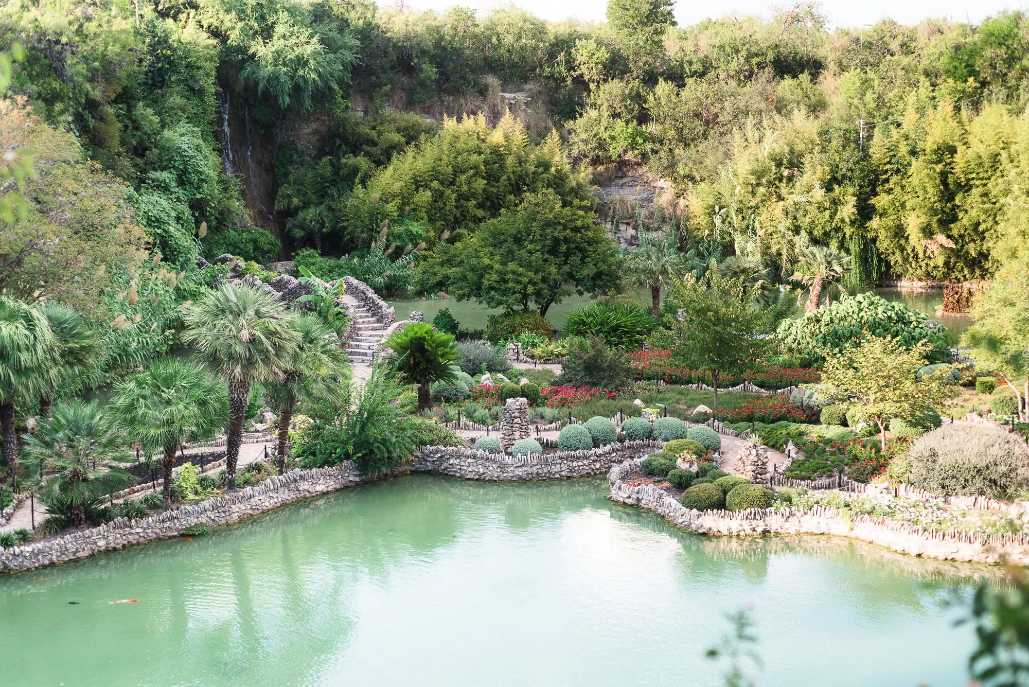 869465-39804-l-yrYpEqe