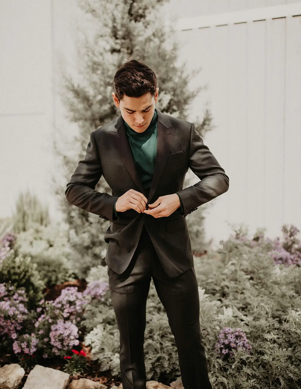 914934-41491-l-YSEmEvA